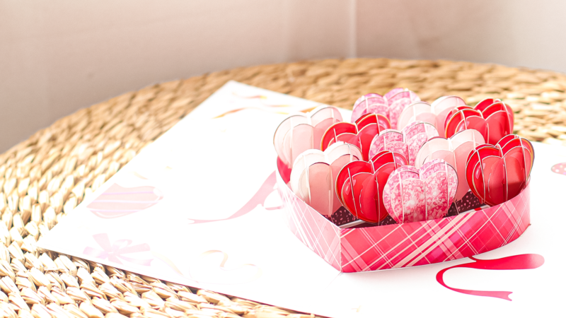Valentines-Day-pop-up-card-3d-pop-up-cards-wholesale-manufacturer-pop-up-card-supplies-love-pop-up-card-heart-pop-up-card-chocolate-pop-up-card